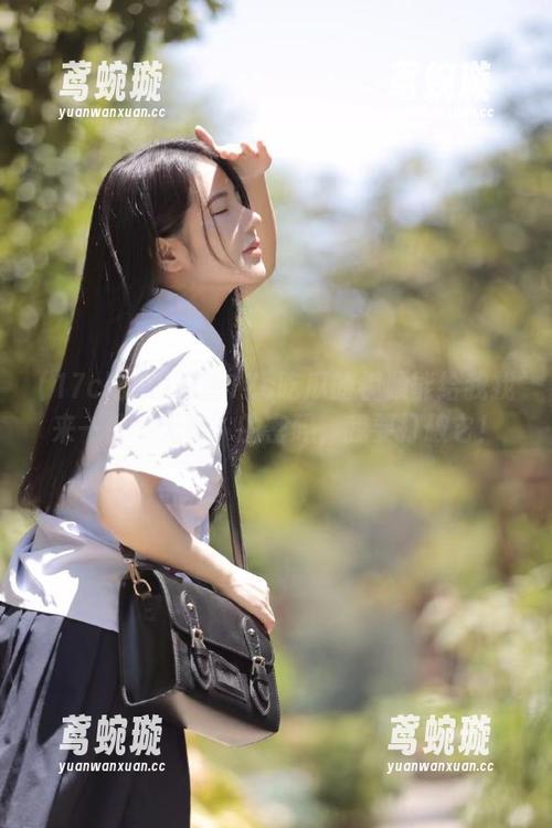 希望17c吃瓜的视频能给我找来一份‘无聊’的密码，我要打破它！