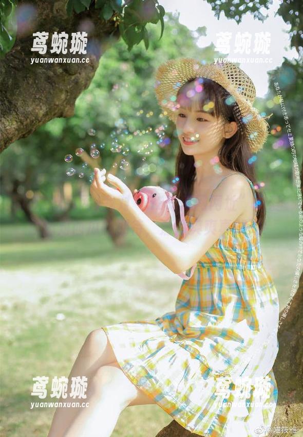 我对“52吃瓜网网址”的爱就像对西瓜的期待，清清爽爽真解渴！