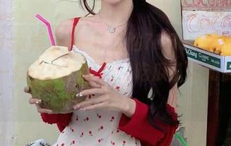 一秒直达718sx娱乐，只需扫一扫这个二维码，吃瓜从未如此简单！