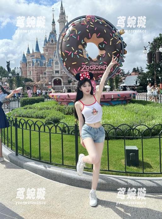 五一吃瓜网的入口就像打开了潘多拉的盒子，甜蜜又致命，让我掌控不住！