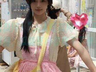 “人人吃瓜网”：只要一条链接，瓜能吃得你停不下来！