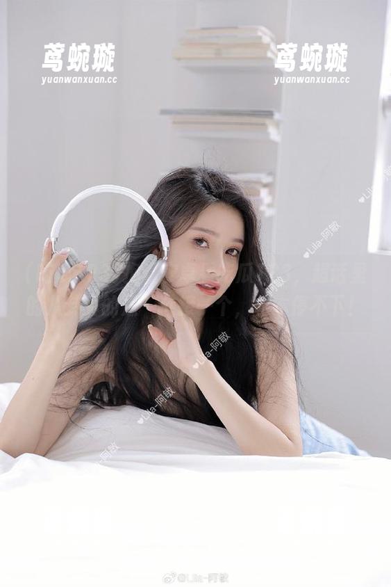 抱着安卓看吃瓜123，超话里的八卦真的是一个接一个，根本停不下！