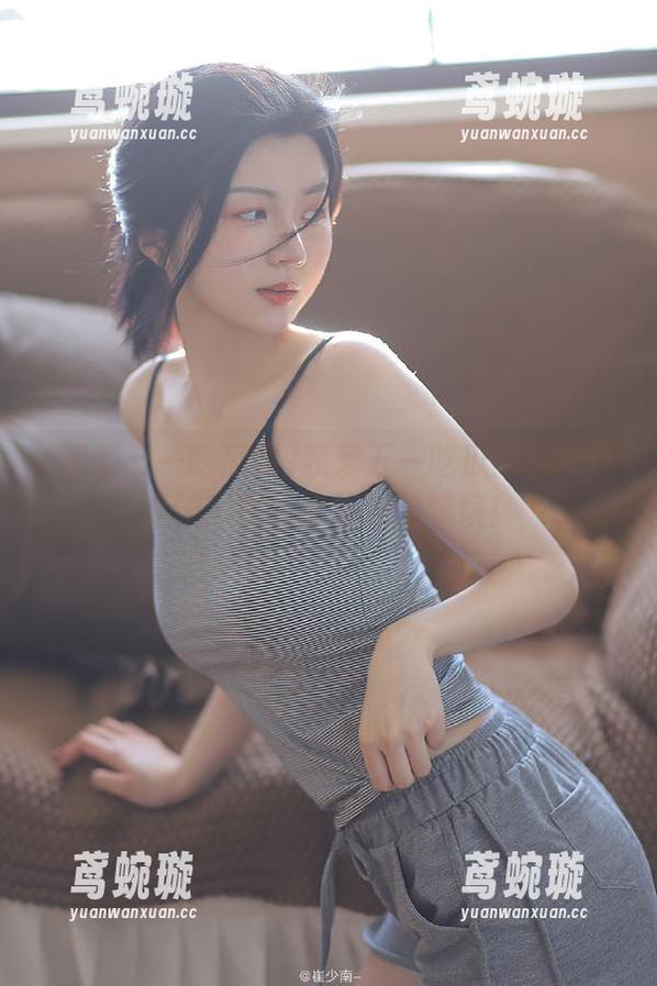 我爱五一吃瓜网的网页设计，恍若身处瓜的梦境！
