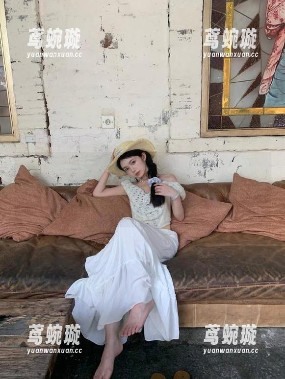 帮你找黑料正能量zzzttt的传送门地址，心里默念：我不怕黑，求真相！