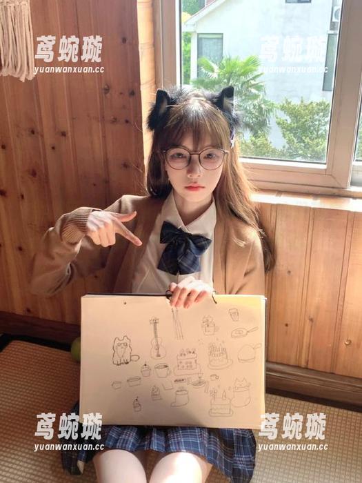 155.fun.黑料网首页：咱们都是正常人，但看到八卦就忍不住想滑进评论区！