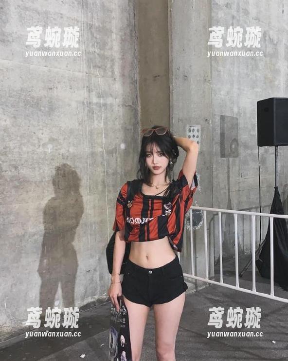 这个“黑料网”视频，有点深，有点黑，但没有人能抗拒这种吸引力。