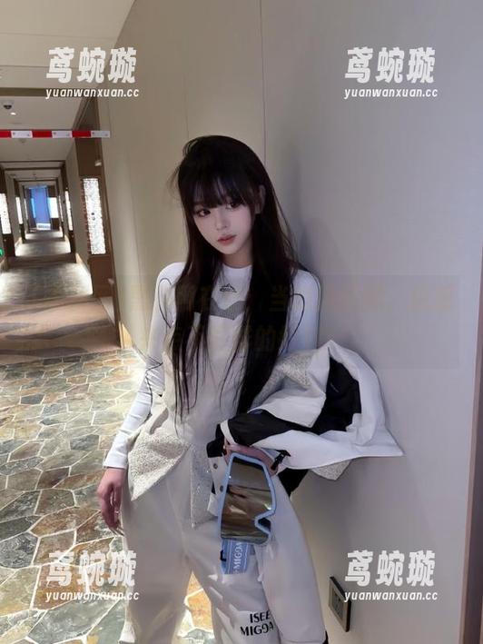 黑料网在线：当晚风轻拂，总想来点不打烊的好料！